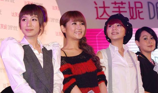 族内斗中亏40亿最后败给了红颜祸水AG真人网“一代鞋王”达芙妮没落家(图5)