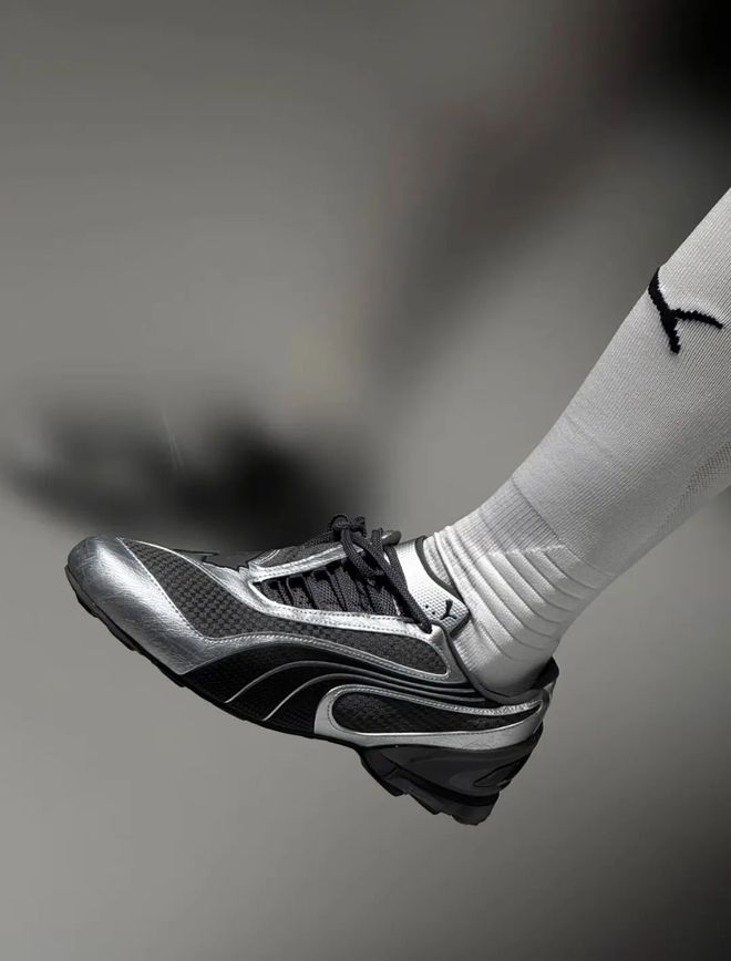 牌色这4双sneakers值得一冲！AG真人网站当「液态银」成春夏潮人招(图13)