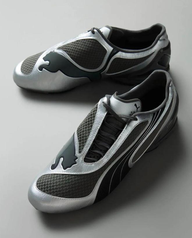 牌色这4双sneakers值得一冲！AG真人网站当「液态银」成春夏潮人招(图14)