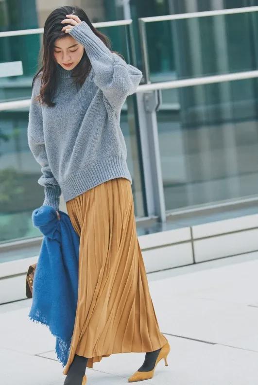 热搭配:大毛衣与半裙的时尚魅力AG真人百家家乐APP冬季最(图7) 热搭配:大毛衣与半裙的时尚魅力AG真人百家家乐APP冬季最(图7)