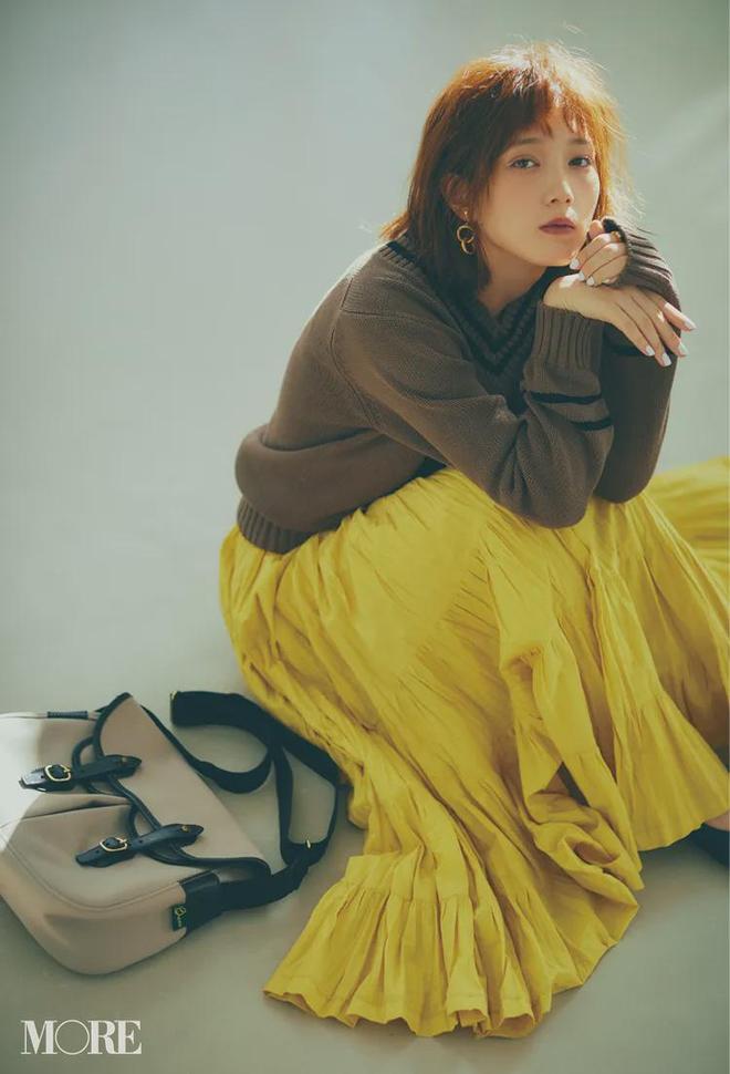 热搭配:大毛衣与半裙的时尚魅力AG真人百家家乐APP冬季最(图8) 热搭配:大毛衣与半裙的时尚魅力AG真人百家家乐APP冬季最(图8)