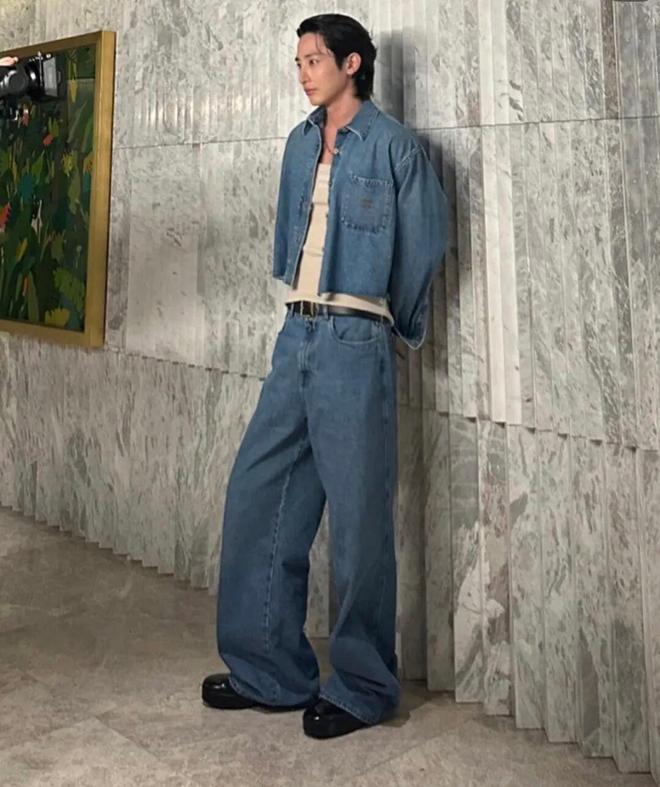 生的互联网穿搭模板!你们同意吗?AG真人旗舰厅李洙赫就是大部分男(图5) 生的互联网穿搭模板!你们同意吗?AG真人旗舰厅李洙赫就是大部分男(图5)