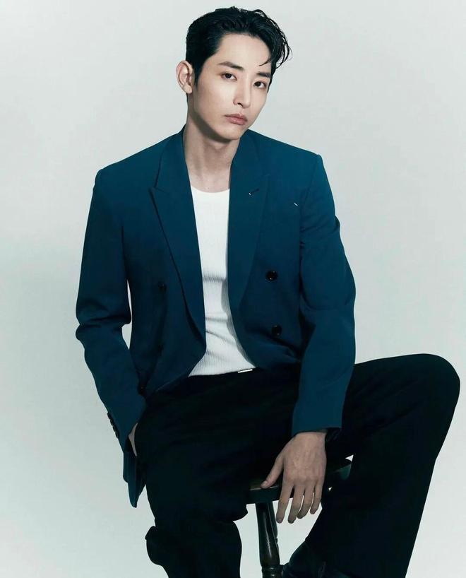 生的互联网穿搭模板!你们同意吗?AG真人旗舰厅李洙赫就是大部分男(图4) 生的互联网穿搭模板!你们同意吗?AG真人旗舰厅李洙赫就是大部分男(图4)