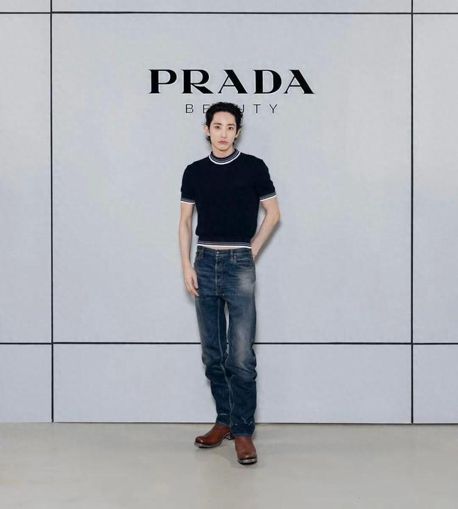 生的互联网穿搭模板!你们同意吗?AG真人旗舰厅李洙赫就是大部分男(图7) 生的互联网穿搭模板!你们同意吗?AG真人旗舰厅李洙赫就是大部分男(图7)